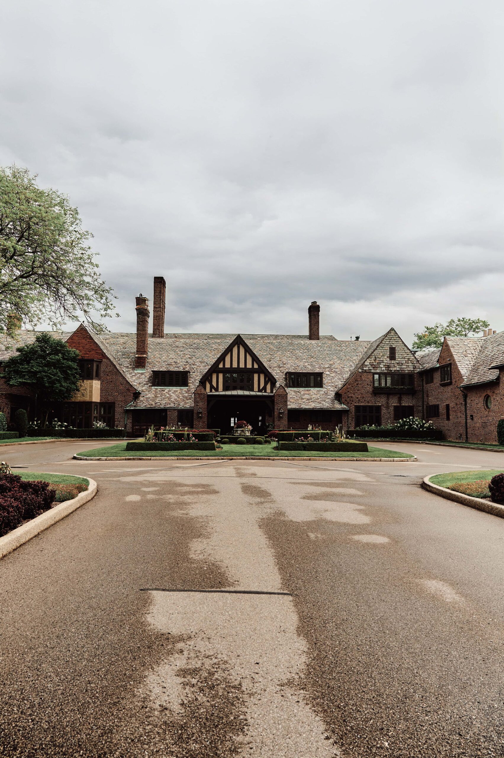 The front of the Country Club of Detroit in Grosse Pointe, Michigan