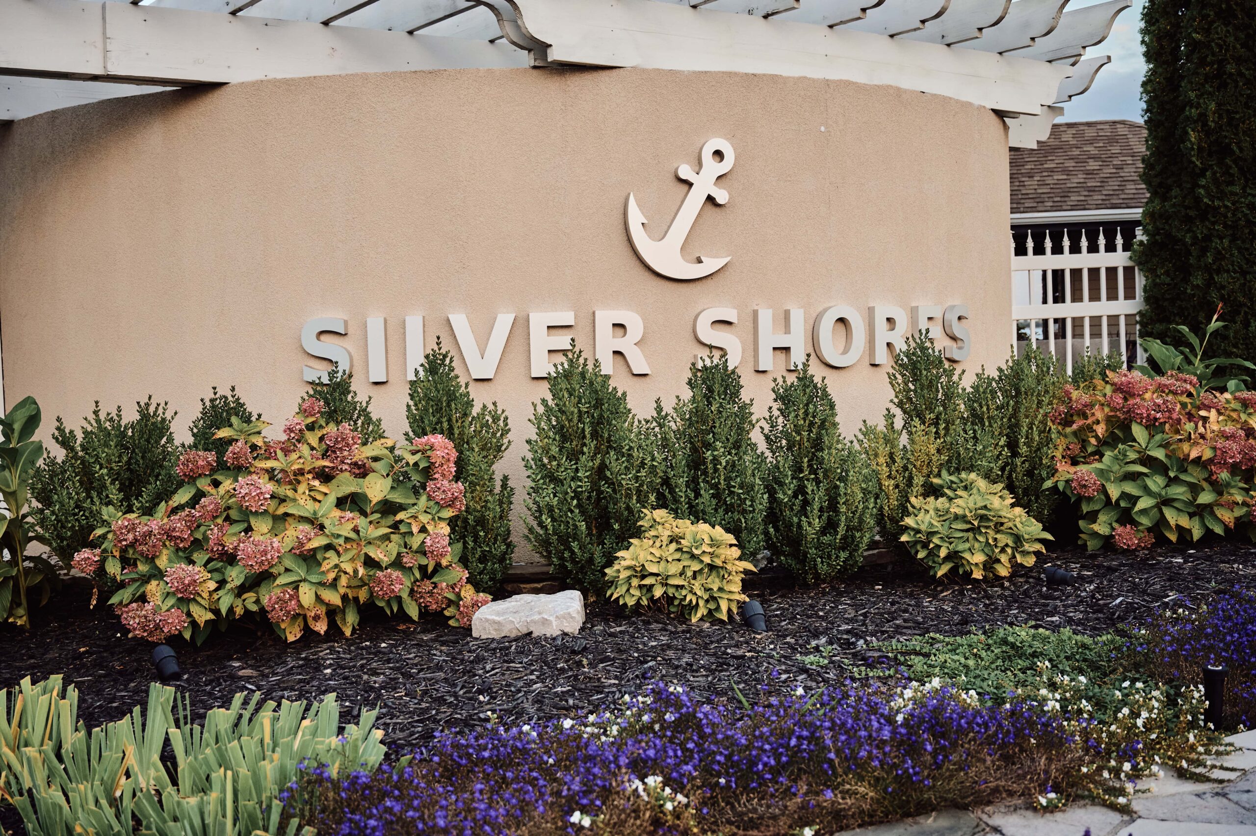 Silver Shores wedding waterfront venue in Wyandotte, Michigan