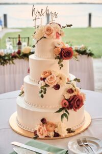 wedding cake at Silver Shores wedding venue in Wyandotte, Michigan