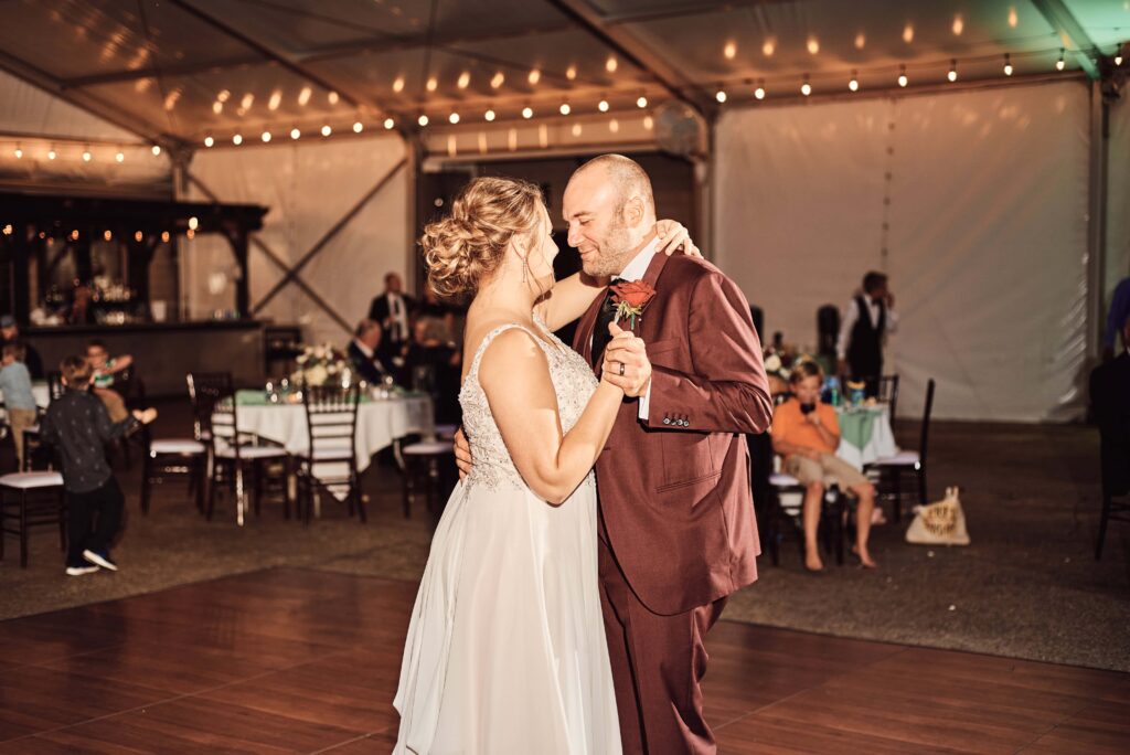Bride and groom's first dance at Silver Shores in Wyandotte, Michigan
